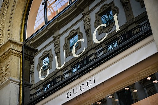 Milan, Italy - October 9, 2016: Shop Window And Entrance Of A Gu - Шоппинг